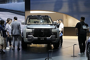 观展|国际聚光灯下的上海车展:中国跨越电动临界点,国产品牌成学习对象